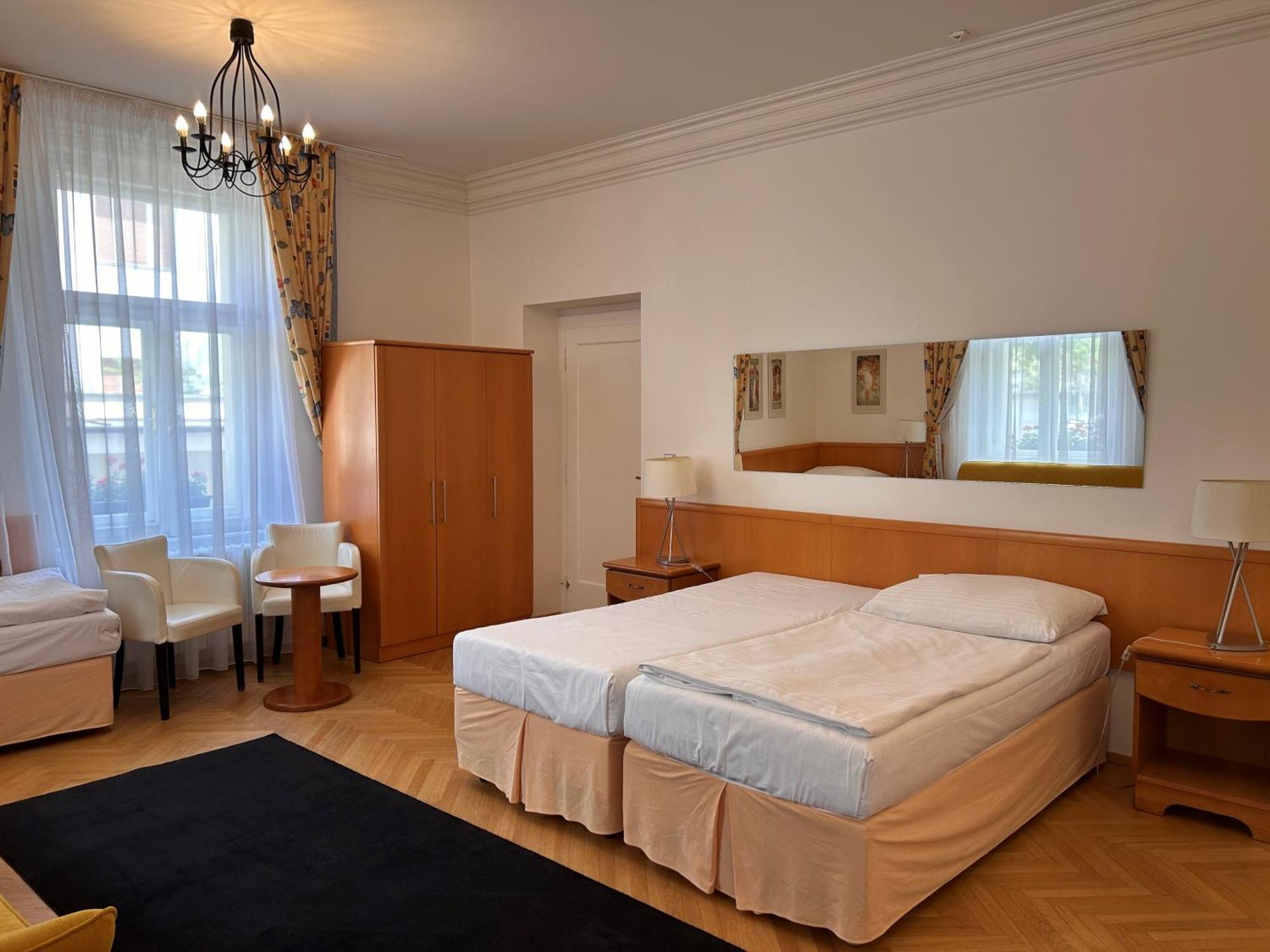 Pension Jana - Domov Mladeze Prague Exterior photo