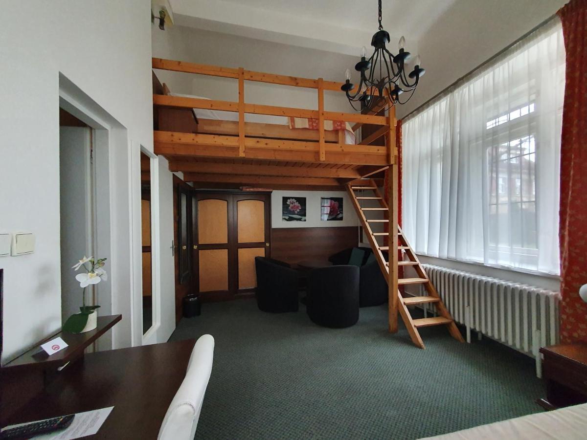 Pension Jana - Domov Mladeze Prague Exterior photo